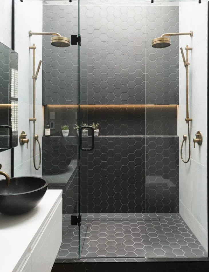 Frameless made-to-measure shower glass enclosure